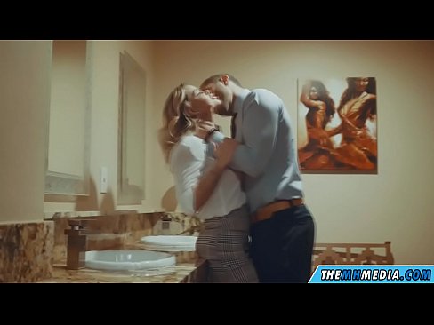 ❤️ Cuando una rubia tetona te seduce en un baño público ❌ Putas en es.91sesex101.top ❌️
